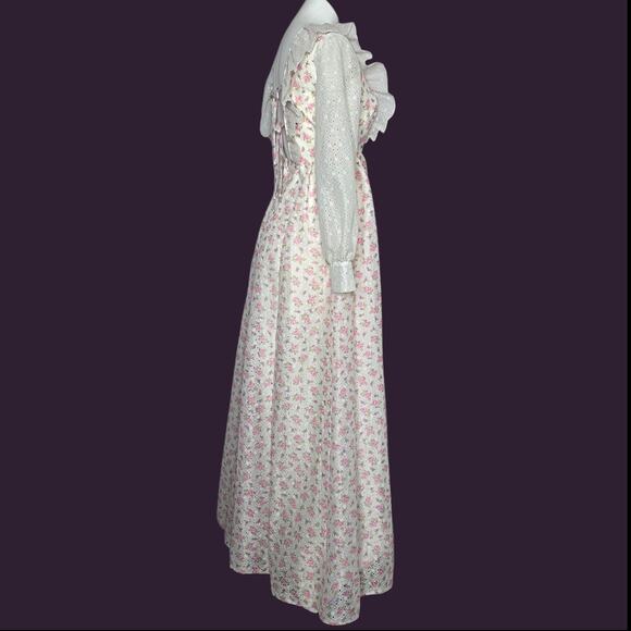 70s Prairie Maxi Dress Floral Eyelet Ruffle Open Back with Ties, sz Small - Picture 3 of 6
